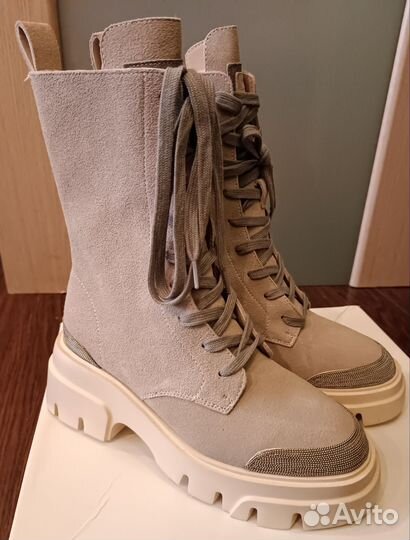 Женские ботинки