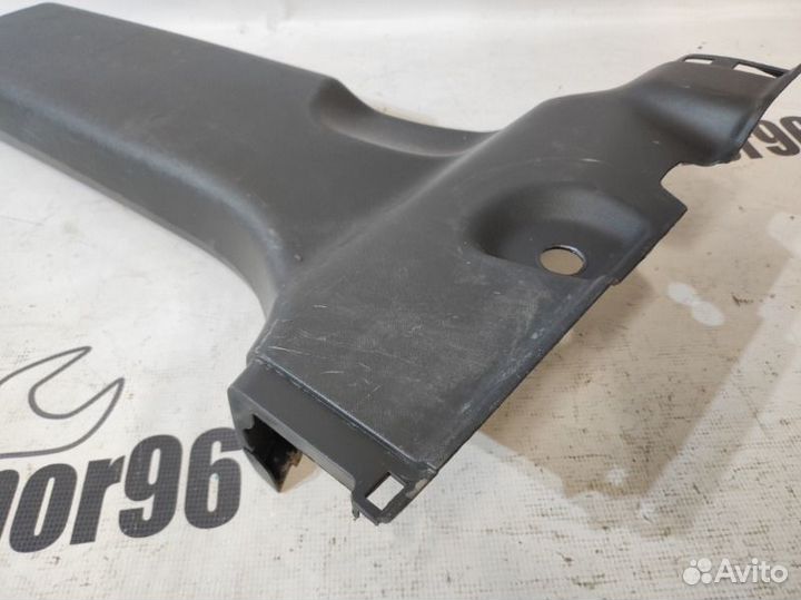 Накладка центральной стойки левая Honda Cr-V 2 RD8