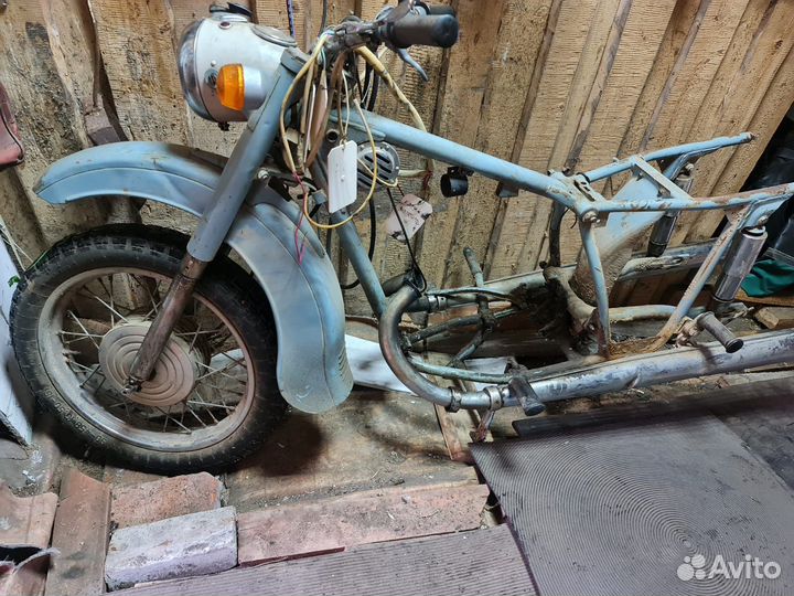 Запч. на мотоцикл Иж планета 3, целиком, гараж