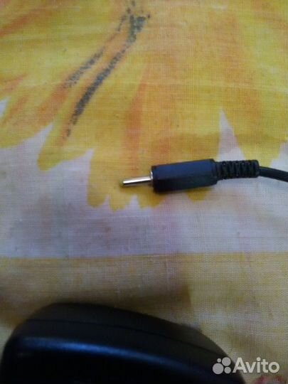 Зарядное устройство 5в-1а (тонкий штекер)