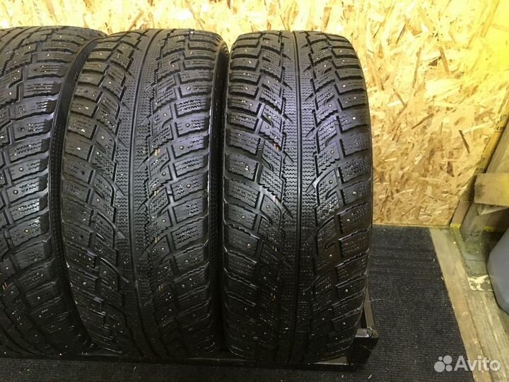 Kumho I'Zen RV Stud KC16 235/55 R18 104T