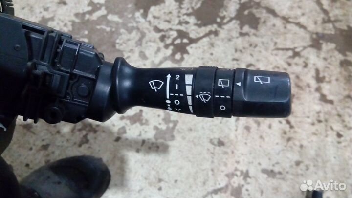 Переключатель подрулевой на Хендай ix35 14г