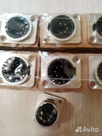 Neutrik на панель