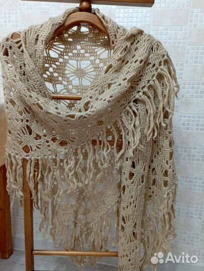 Полушаль ручной вязки, шерсть