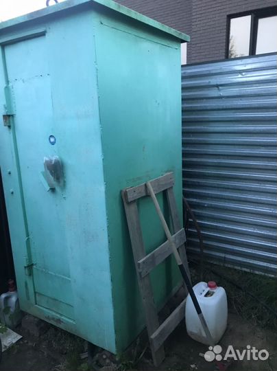 Железная будка