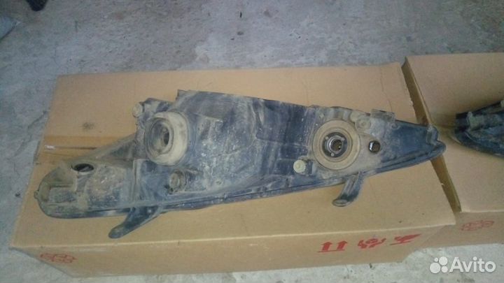 Фары Toyota Estima