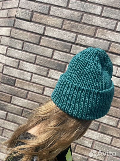 Шапка вязаная бини ручной работы объемная
