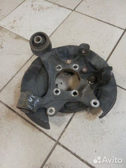 Цапфа задняя правая Mitsubishi Pajero V97W 3.8