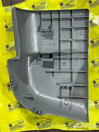 Клык угол бампера задний на Mercedes Sprinter