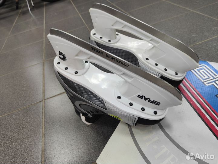 Коньки хоккейные