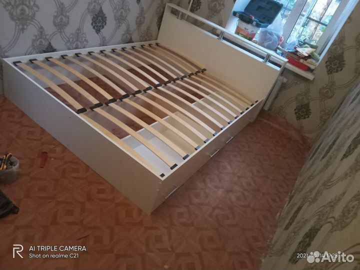 Кровать двуспальная