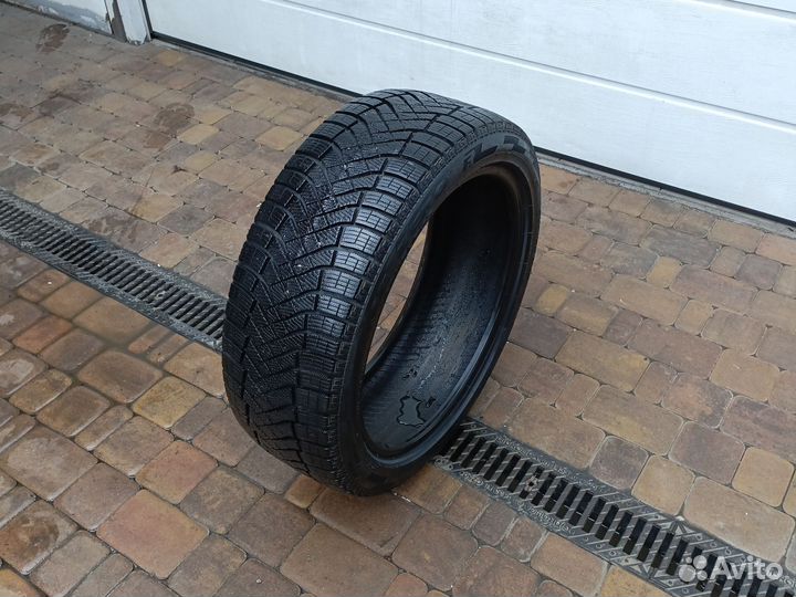 Pirelli Ice Zero FR 225/45 R19 96H