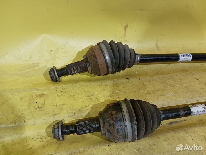 Полуось задняя Cadillac SRX 2003-2009