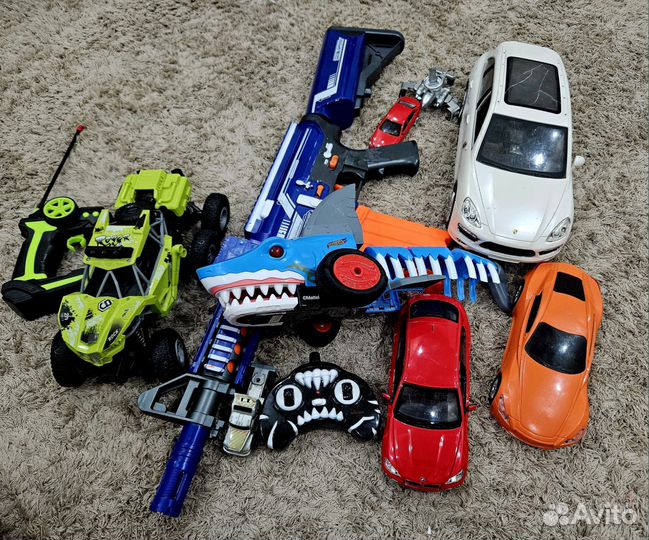 Игрушки пакетом для мальчика машинки акулы автомат