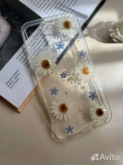 Чехол на iPhone 11 из эпоксидной смолы с цветами