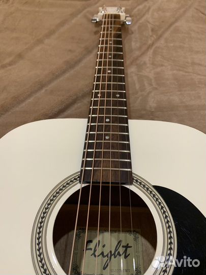 Акустическая гитара