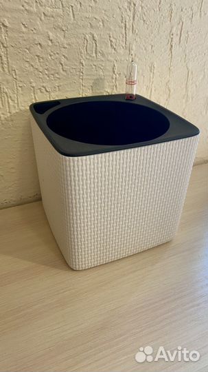 Кашпо с автополивом lechuza