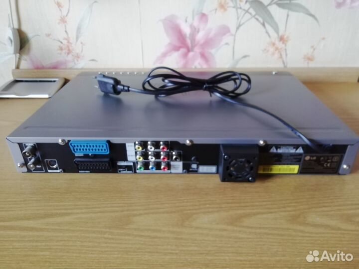 DVD-рекордер LG DR687DX