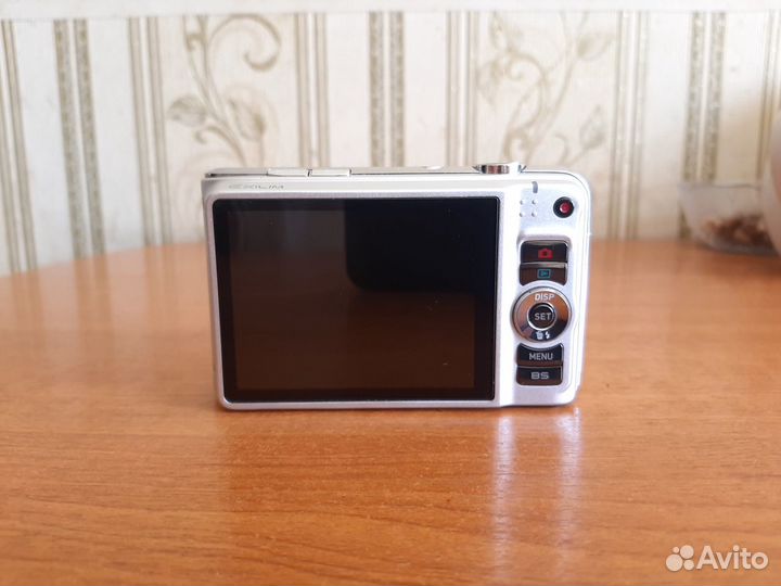 Цифровой фотоаппарат Casio EX-H15