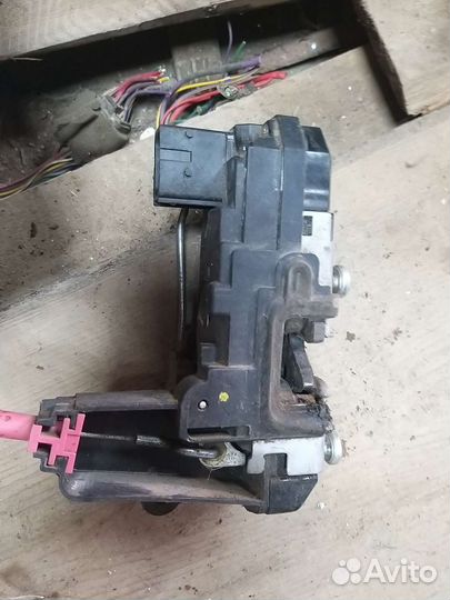 Замок задний правый опель астра h, зафира b