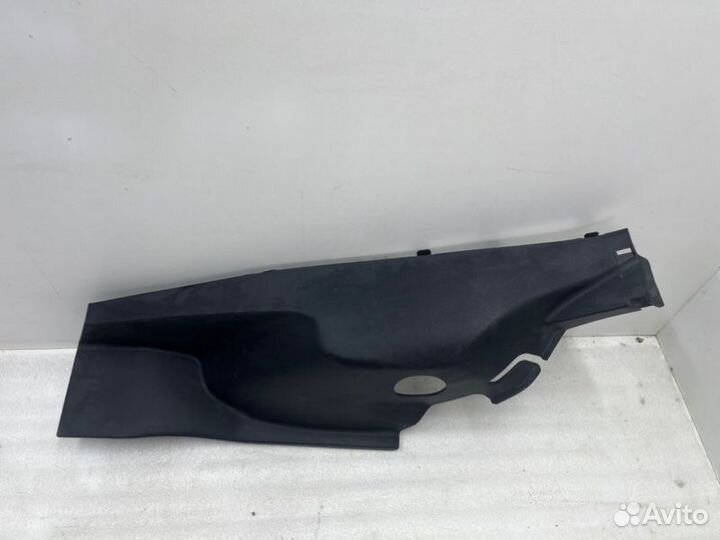 Обшивка стойки задняя левая Toyota Corolla