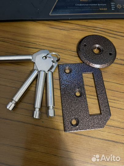 Накладной замок титан