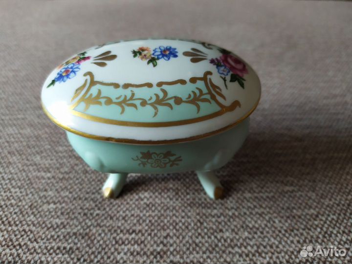 Шкатулка фарфор