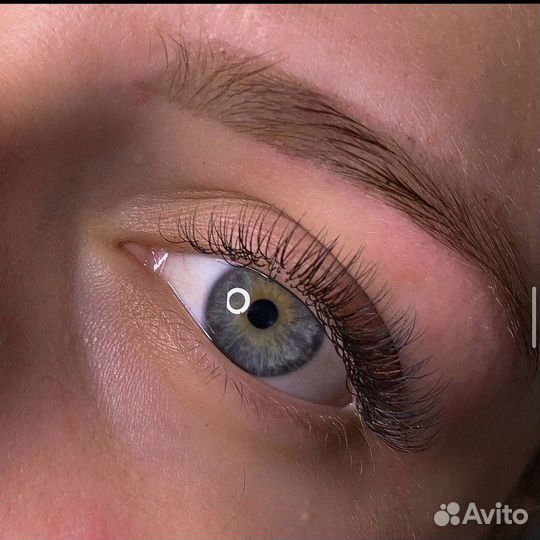 Наращивание ресниц есть места