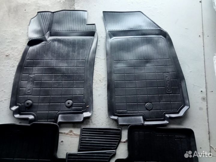 Комплект ковров в салон R4 Cobalt