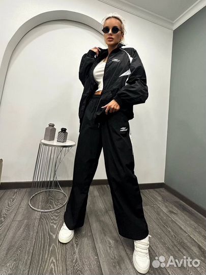 Спортивный костюм женский