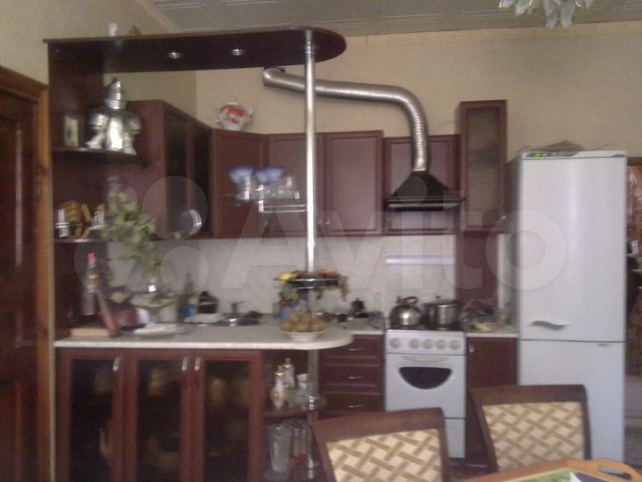 Коттедж 220 м² на участке 6 сот.