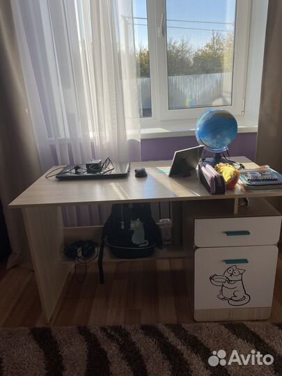 Письменный стол