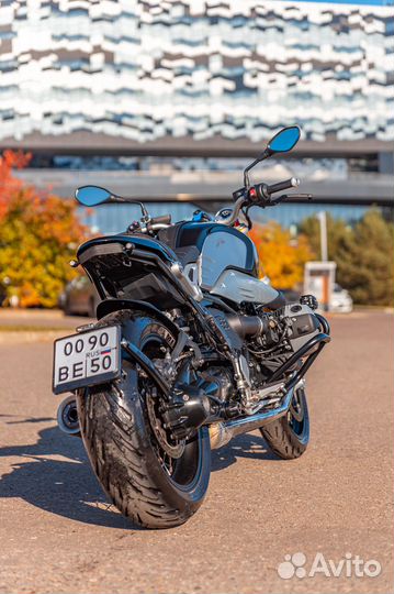 BMW R nine t