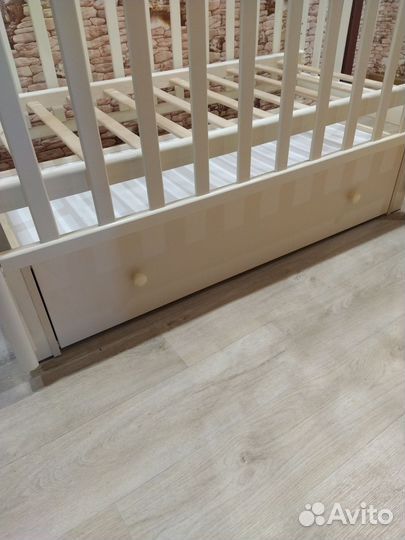 Детская кроватка с матрасом