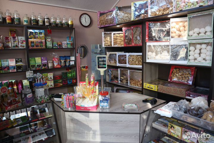 Магазин кондитерских изделий, чая и кофе