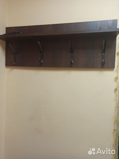 Вешалка в прихожую настенная