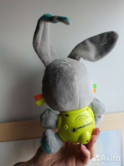 Интерактивная игрушка +книга 3 поросенка