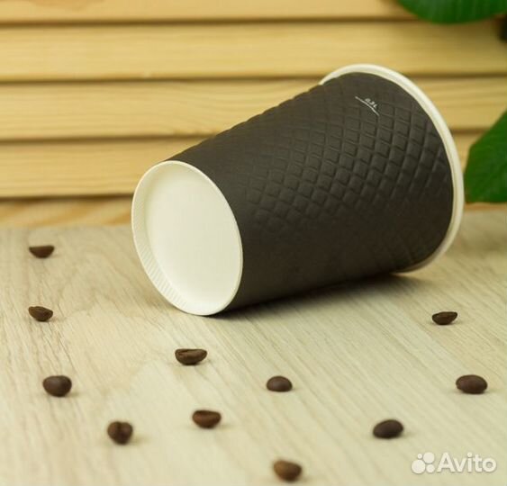 Двухслойные стаканы с рифленой поверхностью черные