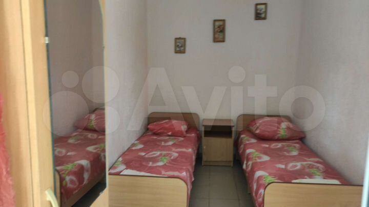 Комната 30 м² в 4-к., 2/2 эт.