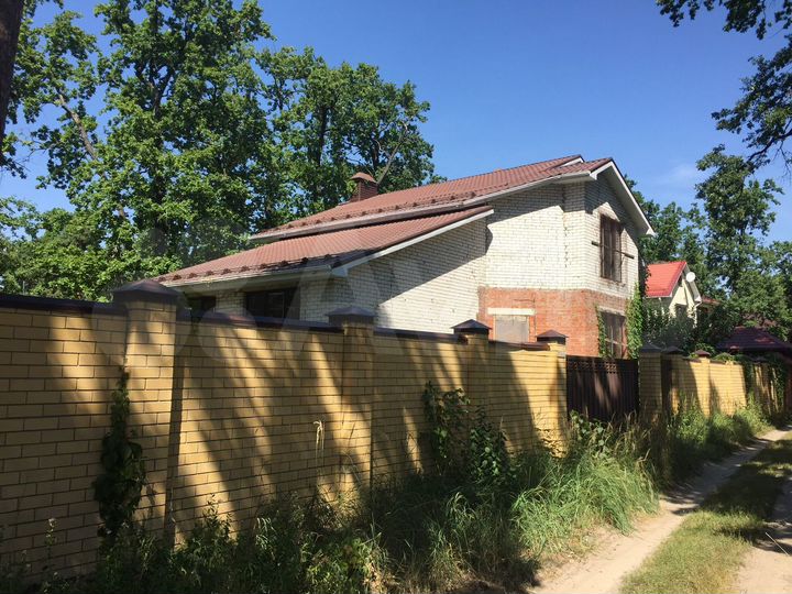 Коттедж 310 м² на участке 10,5 сот.