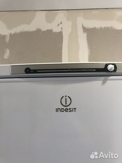 Холодильник бу indesit