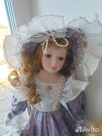 Кукла фарфор