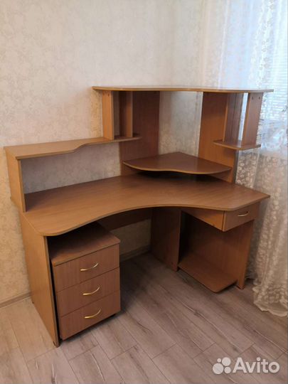 Компьютерный (рабочий) стол бу