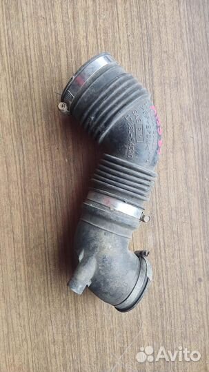 Патрубок воздушного фильтра Toyota Cresta X90