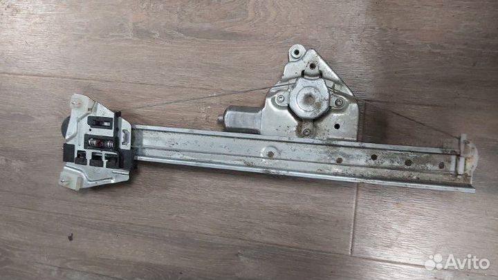 Стеклоподъемник передний правый Mitsubishi Pajero