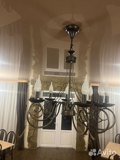 Столы люстры шторы