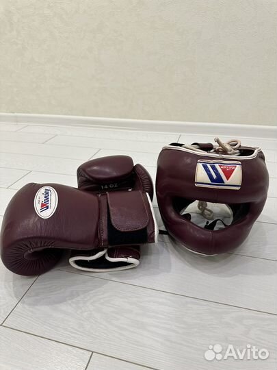 Боксерские перчатки и шлем winning