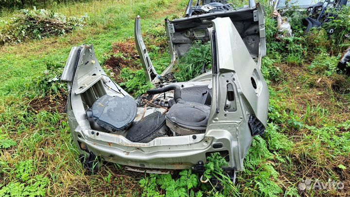 Крыло заднее правое Рено Сандеро 1