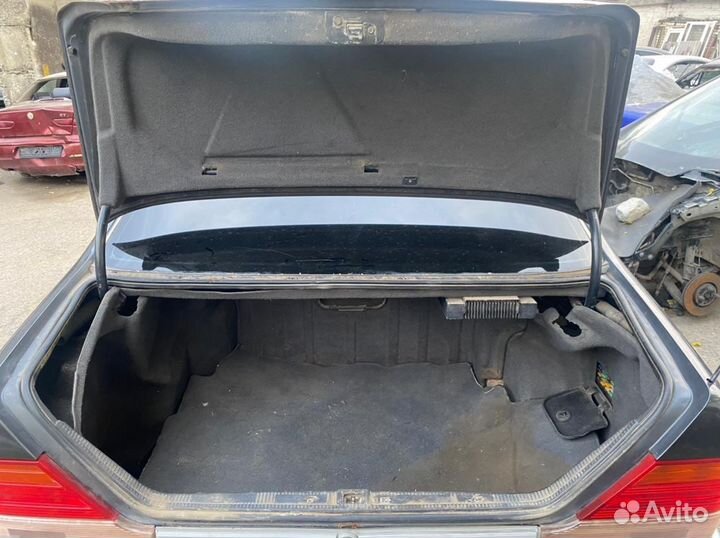 Обшивки багажника Mercedes W140 S-class