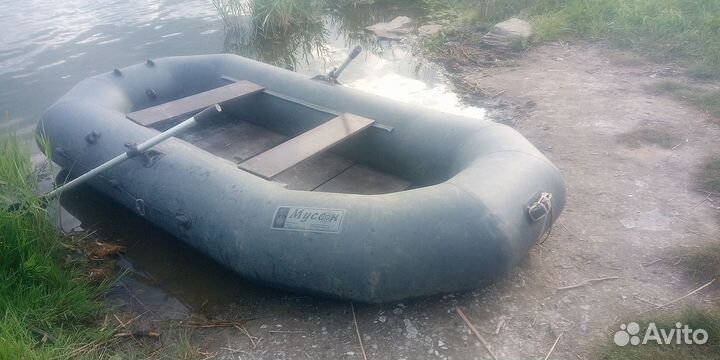 Лодка надувная муссон 330 +2 якоря,2жилета